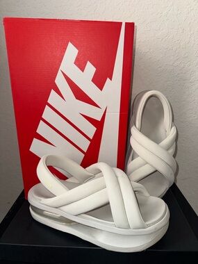 Nike Air Max isla White Platform Sandals